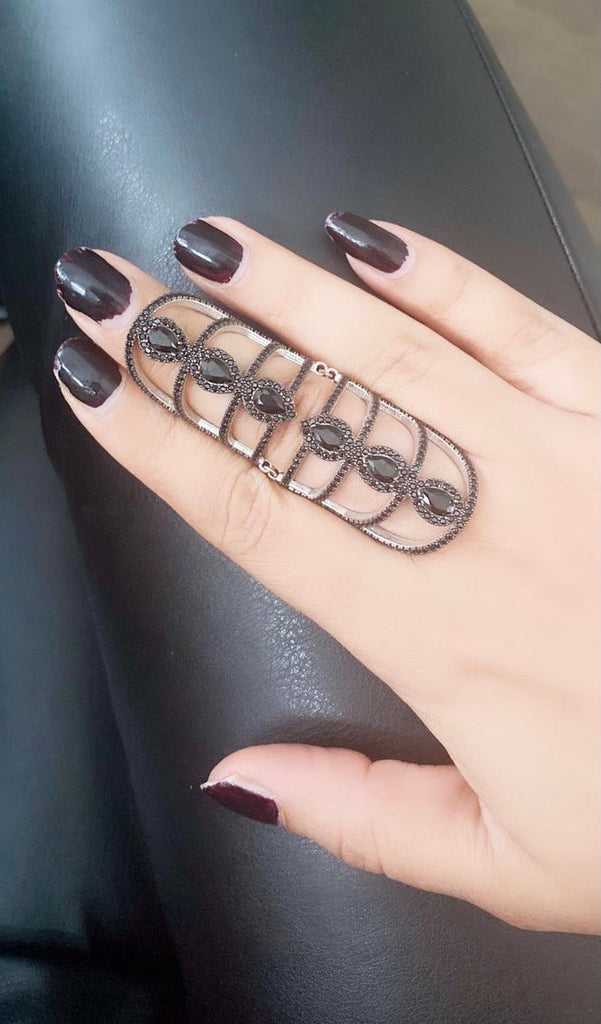 Onyx zirconia long finger ring
